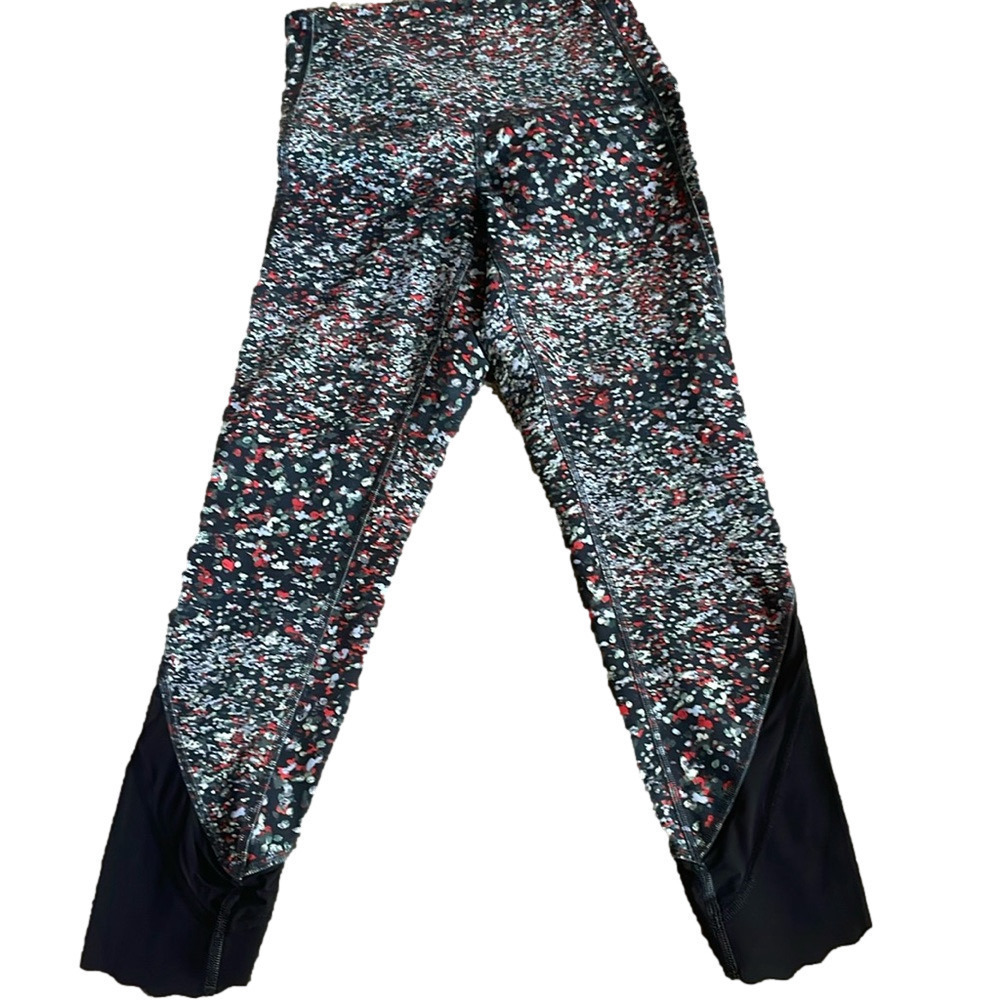 Lululemon scalloped cropped leggings size 4